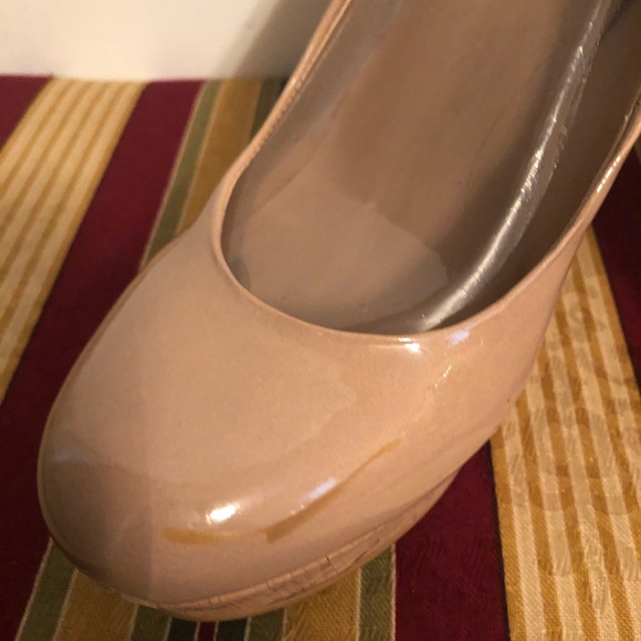 Guess Heels - Picture 5 of 7